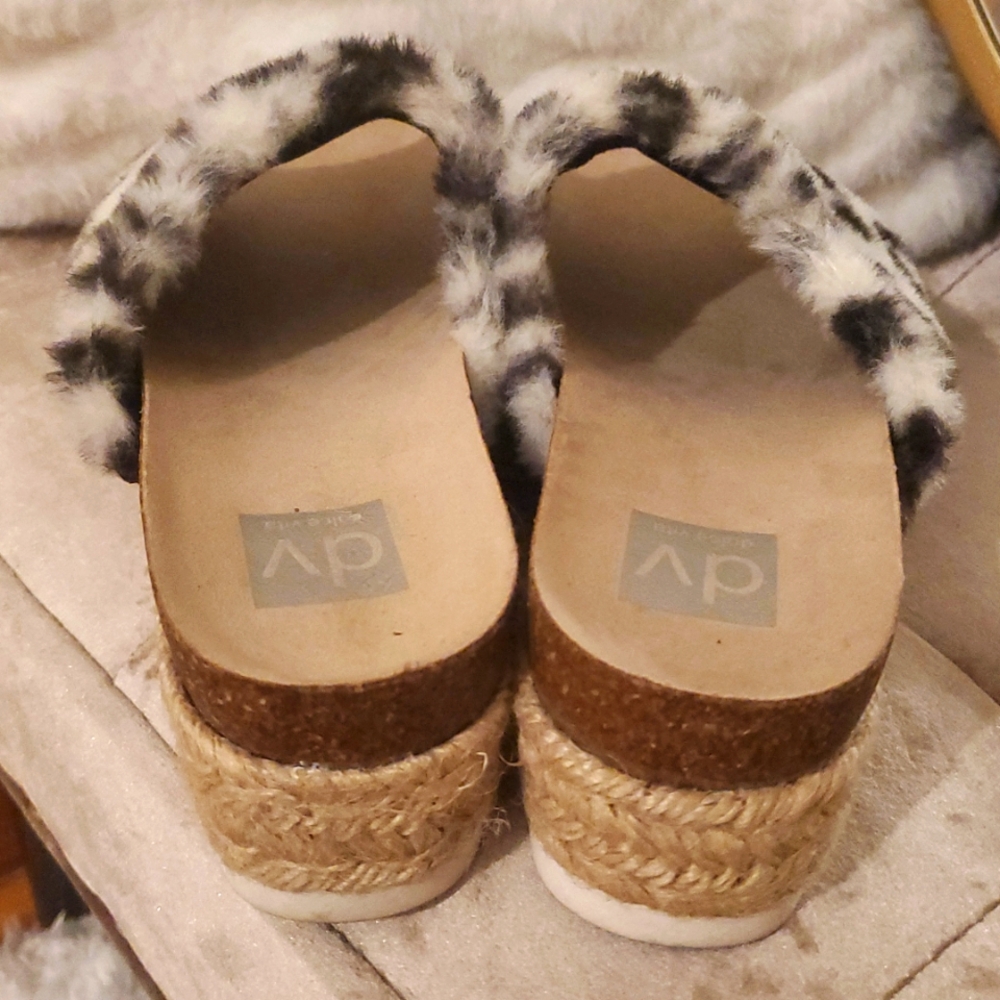 Dolce Vita Women's Faux Fur Leopard Print Platform Sandals - Picture 4 of 8